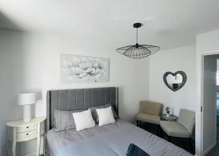 Entire Two Bed House With Gated Off Street Parking